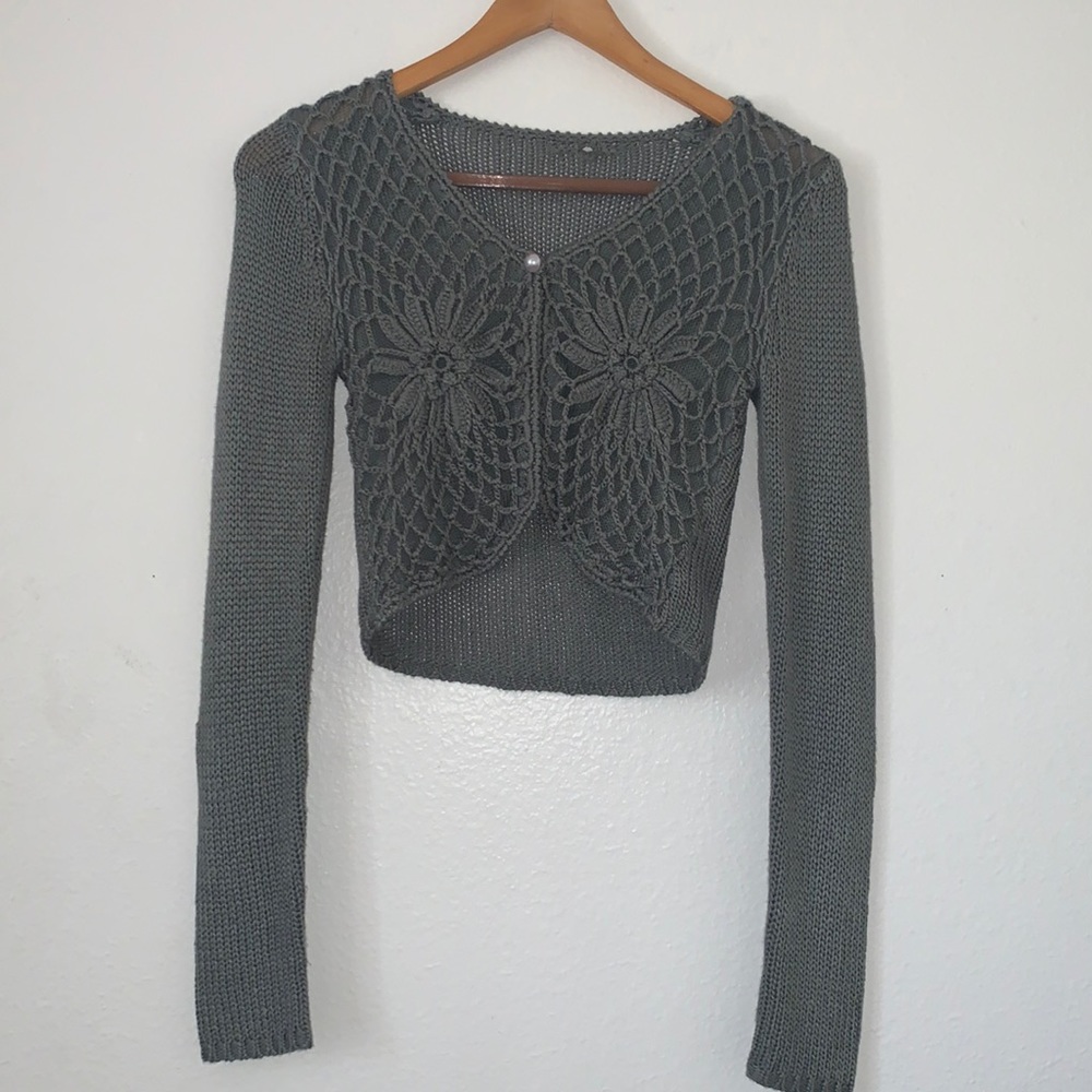 Vintage Cropped Knit Crocheted Floral Long Sleeve Cardigan Gray